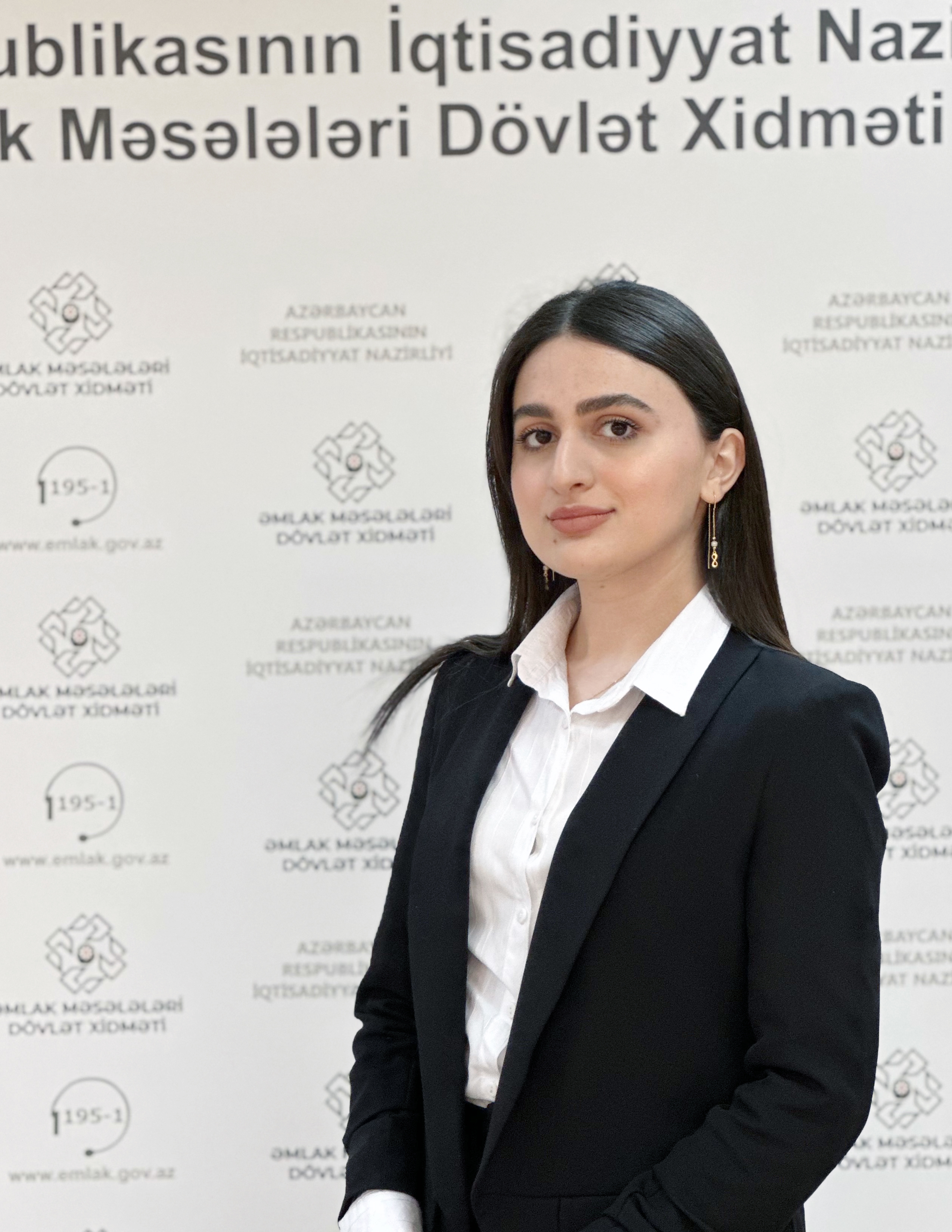 Nəcəfova Ayşən Fəxri q.